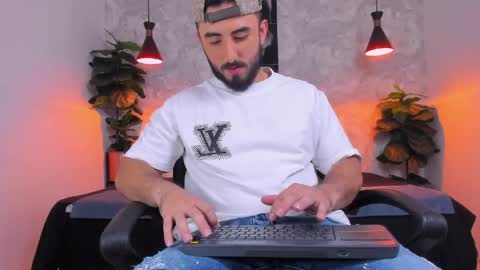 Martin Foster online show from April 2026 04:00:01 AM