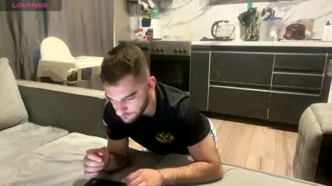 Snapshot of martin_gray_ chatting on June 2026 04:35:01 PM Martin online show from June 2026 04:35:01 PM