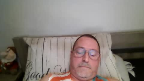 Snapshot of martinb62 chatting on October 2025 08:17:01 PM Hotguy61 online show from October 2025 08:17:01 PM