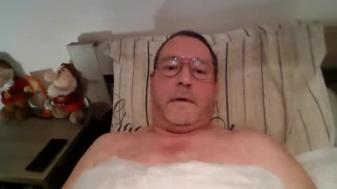 Snapshot of martinb62 chatting on October 2025 09:05:02 PM Hotguy61 online show from October 2025 09:05:02 PM