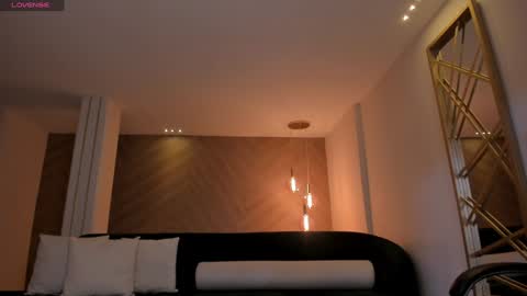 Martinna Bonnet online show from December 2024 10:08:02 AM