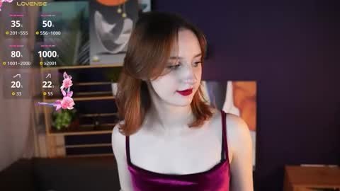 Hello im Caroline online show from November 2025 04:06:01 PM