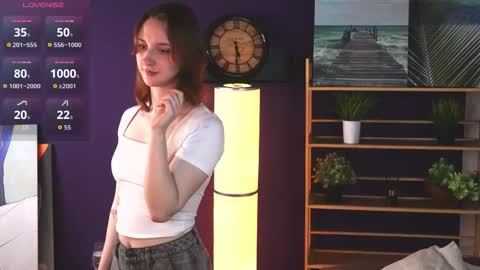 Hello im Caroline online show from November 2025 04:18:02 PM