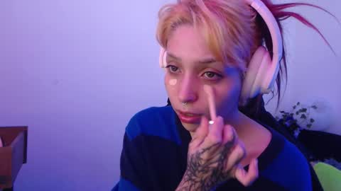                      100   online show from December 2025 08:05:01 PM