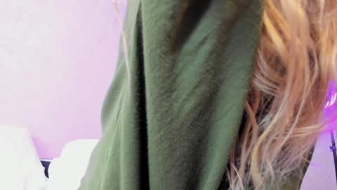 Snapshot of mary_shiota chatting on May 2026 09:14:01 AM HelIo Everyone Im MaryWelcome to my room and lets have a good time together with me online show from May 2026 09:14:01 AM
