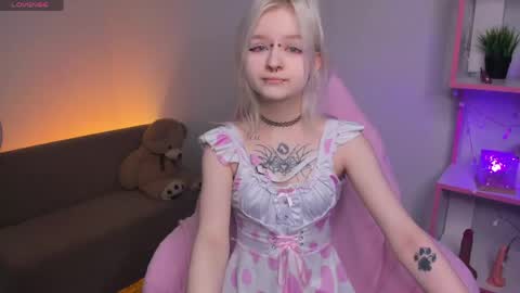 Snapshot of mary_wester chatting on May 2026 01:00:02 AM Mary online show from May 2026 01:00:02 AM