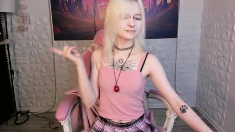 Snapshot of mary_wester chatting on June 2026 07:23:01 AM Mary online show from June 2026 07:23:01 AM