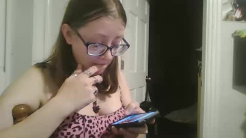 Snapshot of maryjaneflowers chatting on December 2024 11:07:02 AM maryjaneflowers online show from December 2024 11:07:02 AM