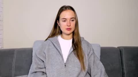 Mari online show from December 2025 07:12:01 AM