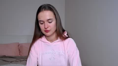 Mari online show from December 2025 08:24:02 PM