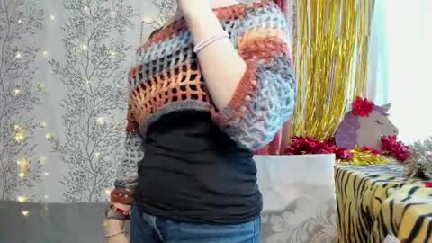 Snapshot of marylou_ chatting on December 2024 08:39:02 AM Mary Lou online show from December 2024 08:39:02 AM