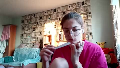 Kelly online show from April 2026 09:37:01 AM