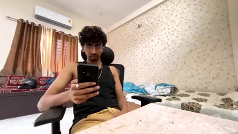 maskboyz2003 online show from October 2025 03:34:01 AM