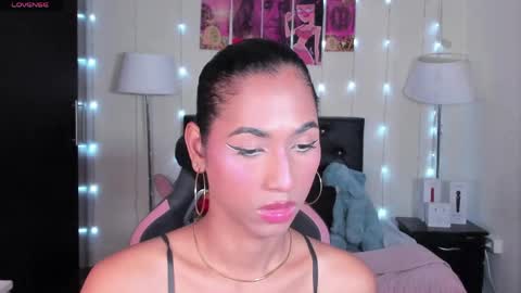 massielhot online show from April 2026 04:33:02 PM