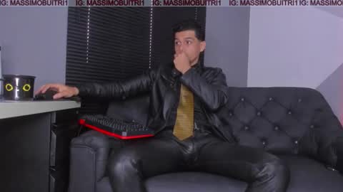 I am Massimo online show from November 2025 12:59:01 PM