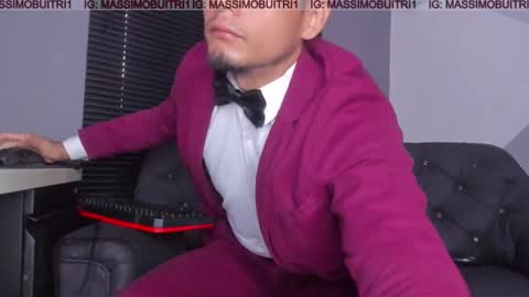 I am Massimo online show from December 2025 12:31:02 PM