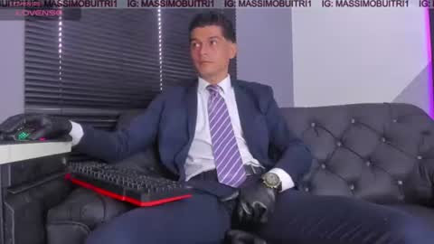 Snapshot of massimo_g chatting on July 2026 01:42:01 PM I am Massimo online show from July 2026 01:42:01 PM