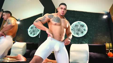 massimowalton2 online show from December 2025 02:33:02 PM