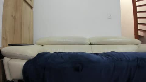 Domi online show from February 2025 12:00:01 PM