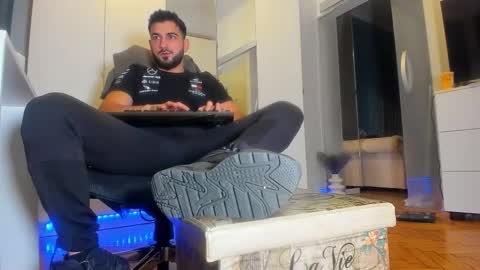 Matthew online show from October 2025 08:28:01 PM