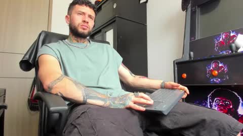 steven  online show from February 2025 03:26:01 PM