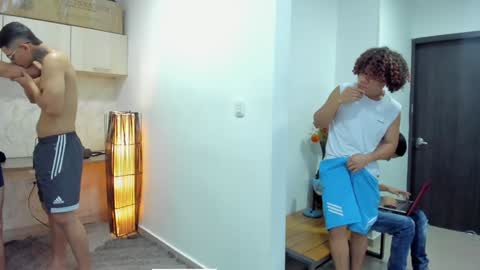 Team Cris Darwin- Fernando- Stiven- David online show from January 2025 02:19:01 PM