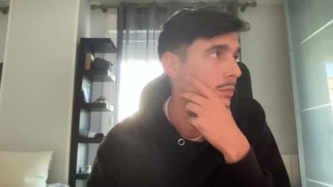 Aaron online show from December 2025 03:29:01 PM