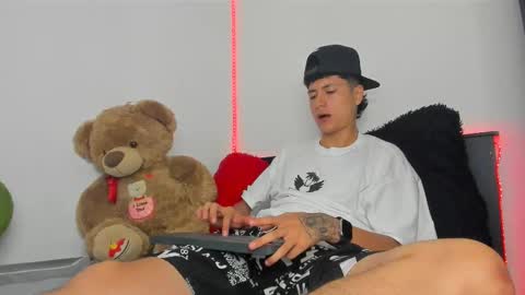 Snapshot of mateo_escobar chatting on October 2025 08:22:02 AM mateo_escobar online show from October 2025 08:22:02 AM