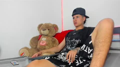 Snapshot of mateo_escobar chatting on October 2025 08:25:01 PM mateo_escobar online show from October 2025 08:25:01 PM