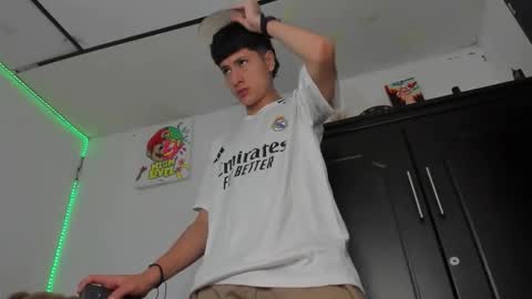 Snapshot of mateo_escobar chatting on November 2025 09:37:01 PM mateo_escobar online show from November 2025 09:37:01 PM