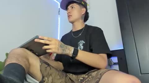 Snapshot of mateo_escobar chatting on November 2025 09:58:01 PM mateo_escobar online show from November 2025 09:58:01 PM