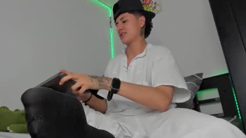 Snapshot of mateo_escobar chatting on November 2025 02:10:01 AM mateo_escobar online show from November 2025 02:10:01 AM