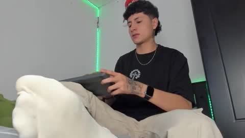 Snapshot of mateo_escobar chatting on November 2025 11:59:01 PM mateo_escobar online show from November 2025 11:59:01 PM