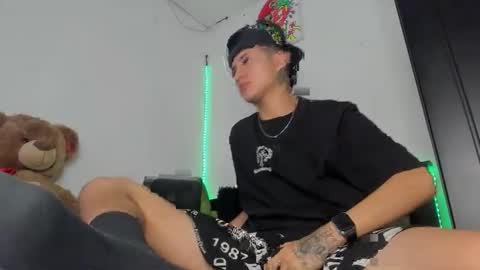 Snapshot of mateo_escobar chatting on December 2025 08:59:02 PM mateo_escobar online show from December 2025 08:59:02 PM