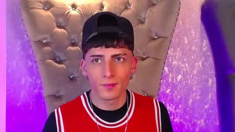 mateo mitchell online show from October 2025 06:45:01 AM