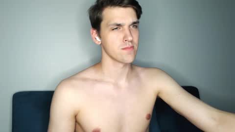 mateo_zeus online show from January 2025 01:40:02 PM