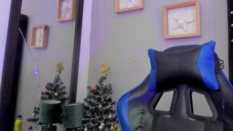 mathewboy2 online show from December 2025 07:22:01 PM