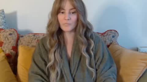 Snapshot of mathilde_solveig chatting on December 2024 12:38:02 PM mathilde_solveig online show from December 2024 12:38:02 PM