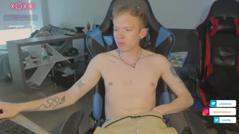 Alejandro Alex online show from February 2025 10:00:01 PM