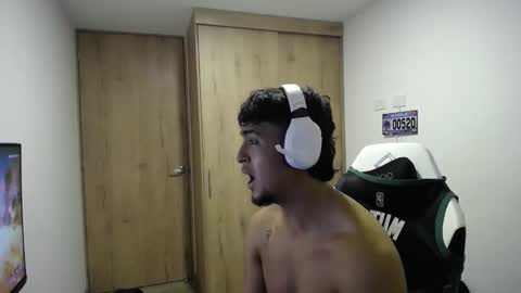 Snapshot of matias_bianco01 chatting on October 2025 06:15:02 AM matias online show from October 2025 06:15:02 AM