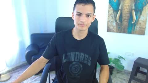 Snapshot of matiius18 chatting on May 2026 02:15:02 PM Matias online show from May 2026 02:15:02 PM