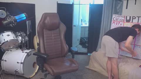 Matt Cash online show from October 2025 01:06:01 AM