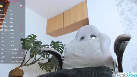 Mateo online show from March 2025 12:33:02 AM