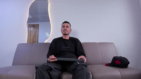 Matthew online show from November 2025 06:21:01 PM