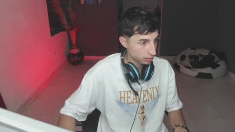 mattias     online show from February 2025 12:28:01 AM