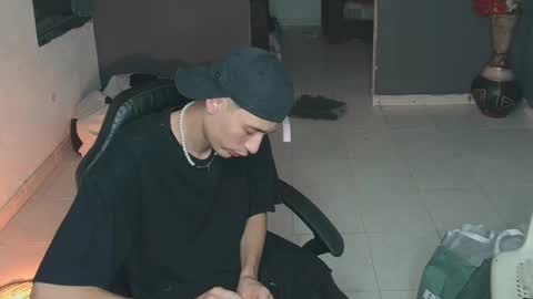 mattias     online show from February 2025 11:08:02 PM