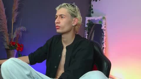 mattias     online show from October 2025 02:23:02 AM