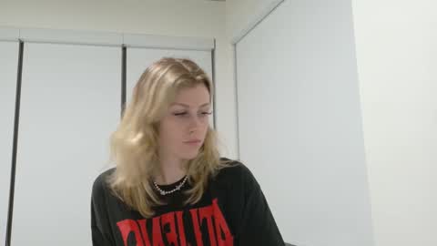 Matti Mars online show from October 2025 05:18:01 AM