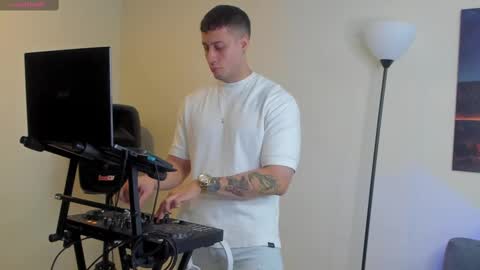 mattsaill_ online show from September 2025 12:16:01 AM