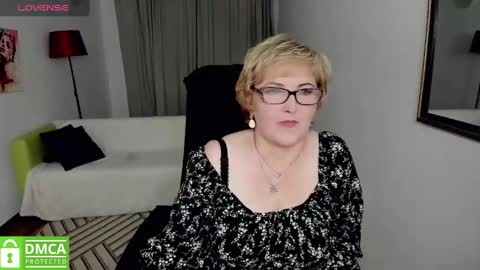 Snapshot of mature_blonde7 chatting on December 2024 05:18:02 PM Lana online show from December 2024 05:18:02 PM